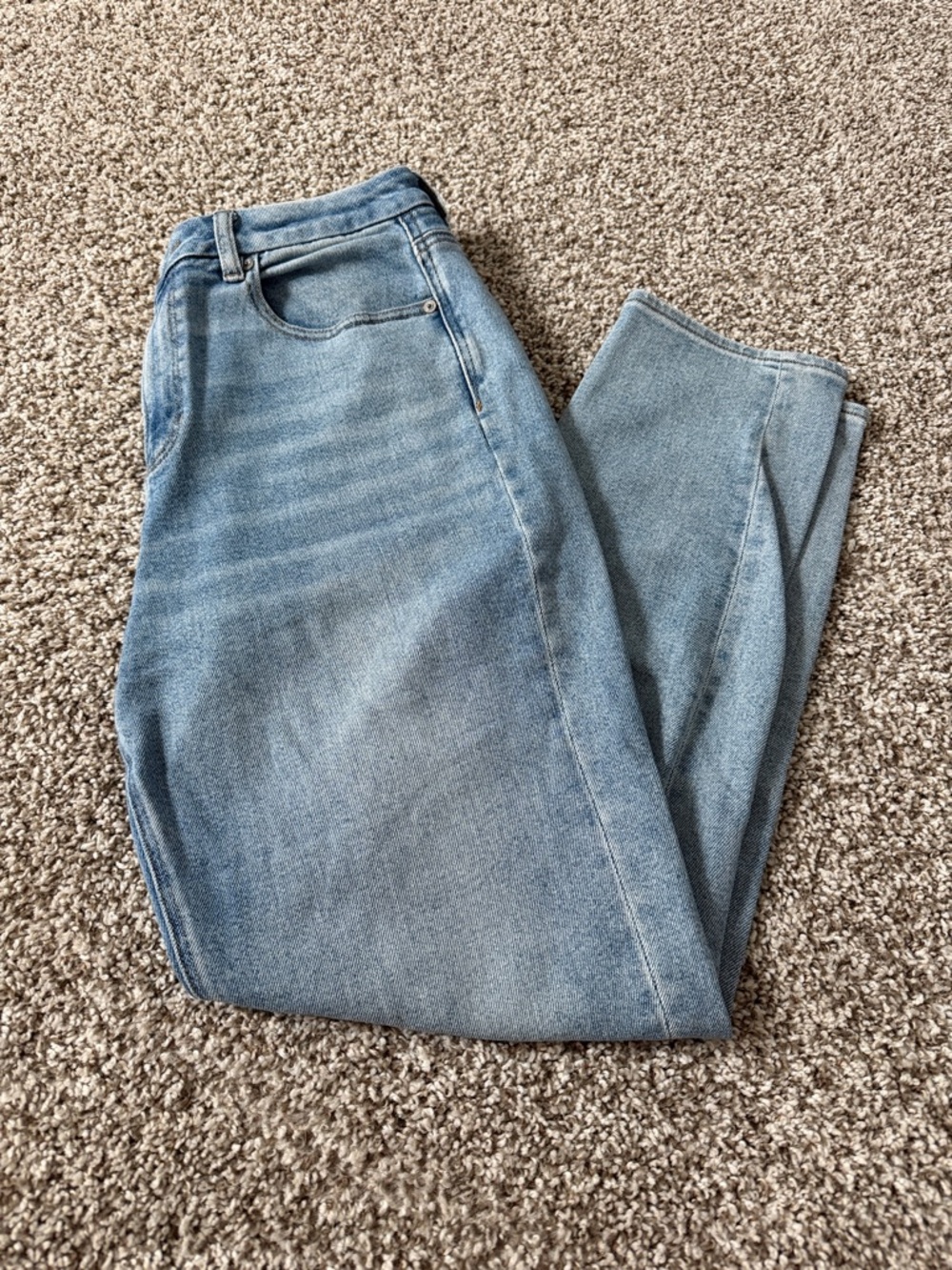 American Eagle Outfitters Light Blue Curvy Mom Jeans
